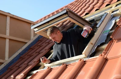Pose de fenêtres de toit Velux à Brézins